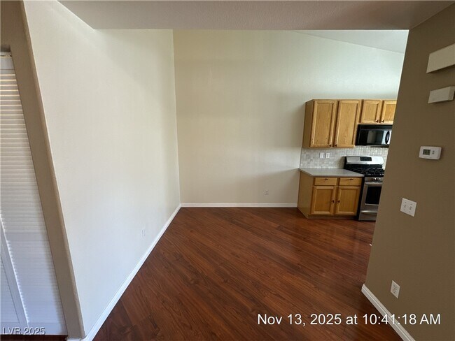 Foto del edificio - 7450 S Eastern Ave