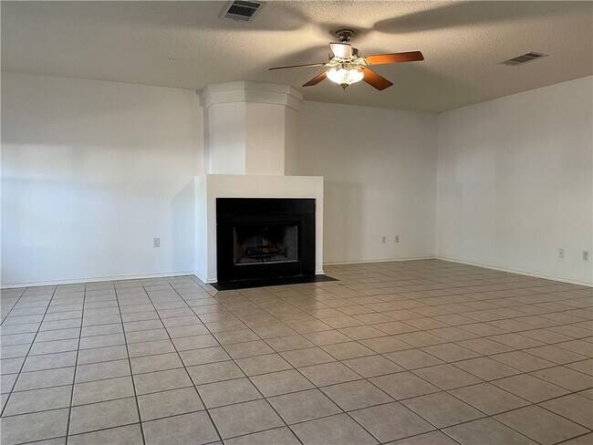 Foto del edificio - 1307 Rosie Ln