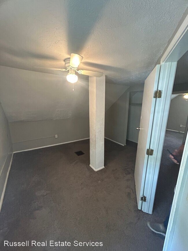 Building Photo - 4 br, 1.5 bath House - 4621 E 174th St