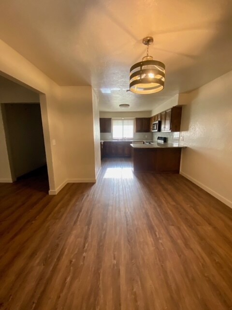 Kitchen - 106 Village Oaks Dr