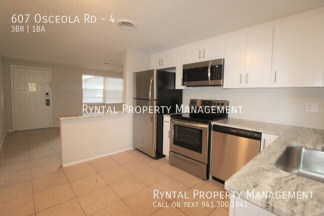 Building Photo - MOVE IN SPECIAL! Three Bedroom Condo in No...