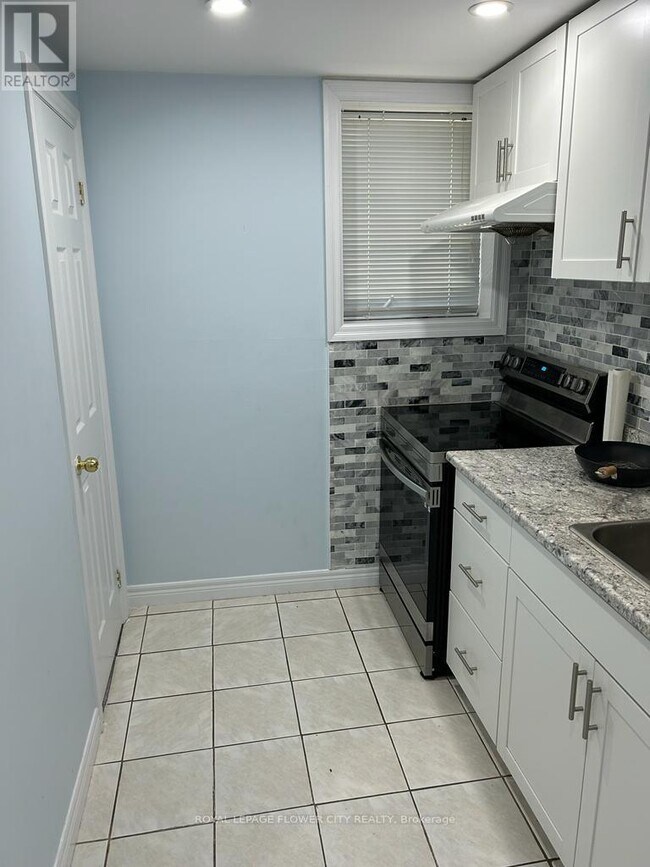 Photo du bâtiment - 4 Lascelles Blvd