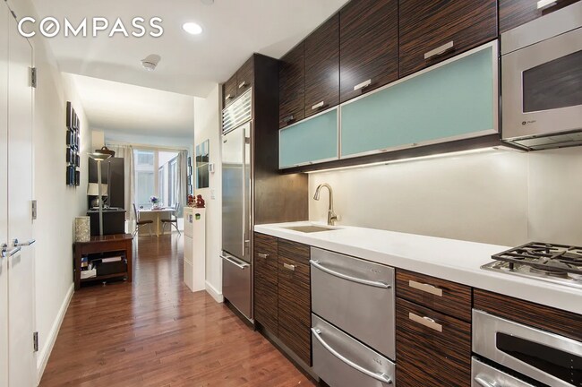 Foto del edificio - 225 E 34th St