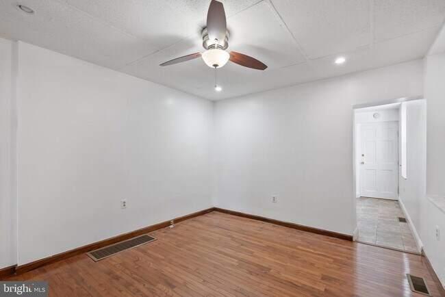 Building Photo - 626 Carpenter St