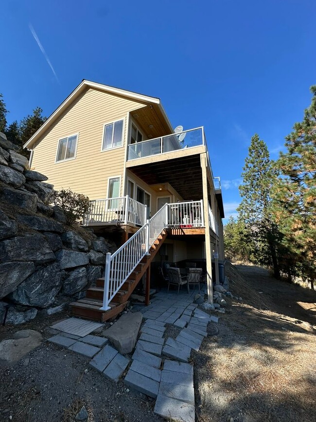 Foto del edificio - Fully Furnished Home in Chelan!  Half off ...