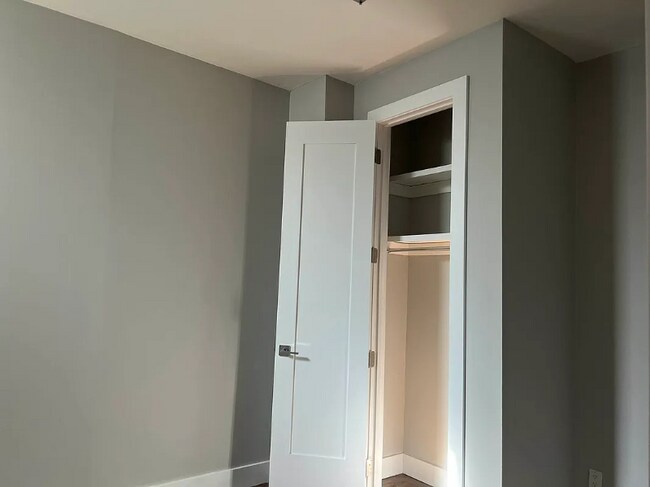 Foto del edificio - 102 E 116th St