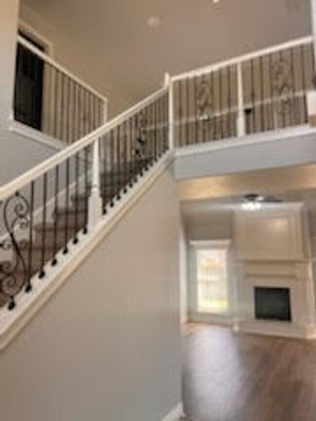 Building Photo - 711 Saddlehorn Dr