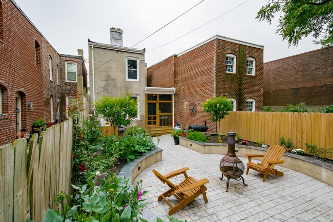 Foto del edificio - Historic Jackson Ward Row House