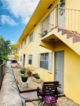 Building Photo - 1020 N 18th Ct