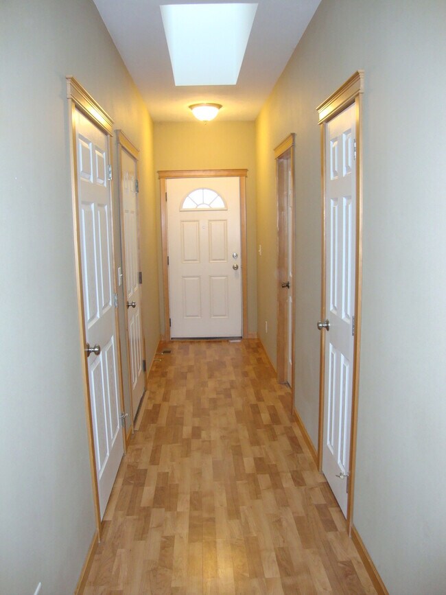 Building Photo - 508