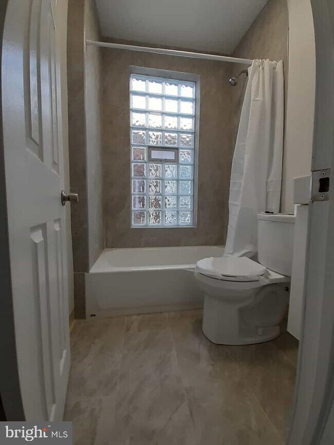 Foto del edificio - 248 E Cambria St