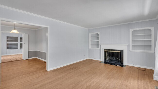 Foto del edificio - 2 Bed / 1 Bath with a flex room in Tulsa! ...