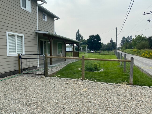 Building Photo - 288 Doran Ln