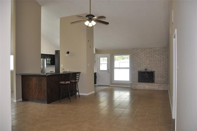 Foto del edificio - 4715 Glendower Dr