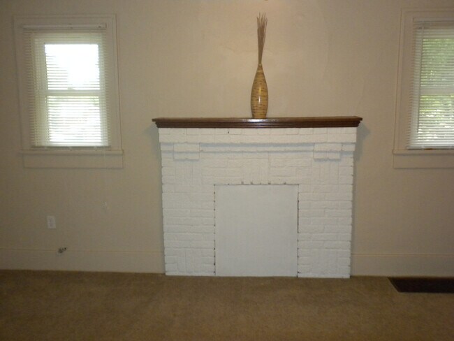 Foto del edificio - 2 bedroom/1 bathroom home