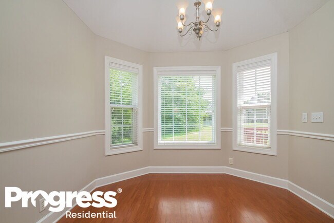 Building Photo - 1704 Bridgecrest Dr