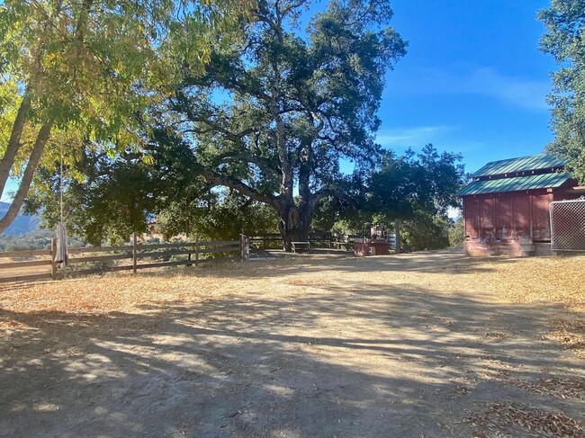 Building Photo - 2567 Hesperia Rd