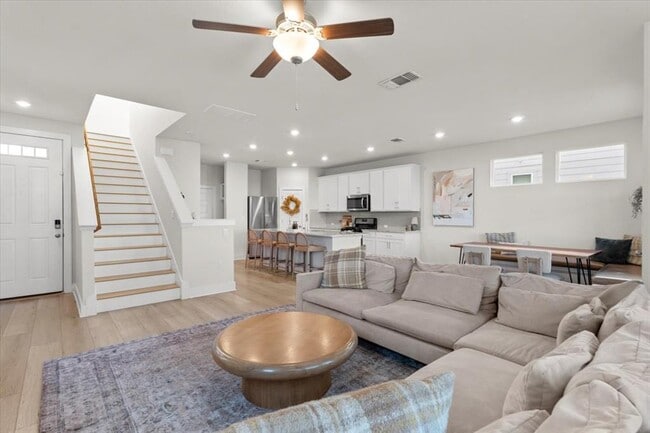 Building Photo - 7210 Travertine Spring Dr