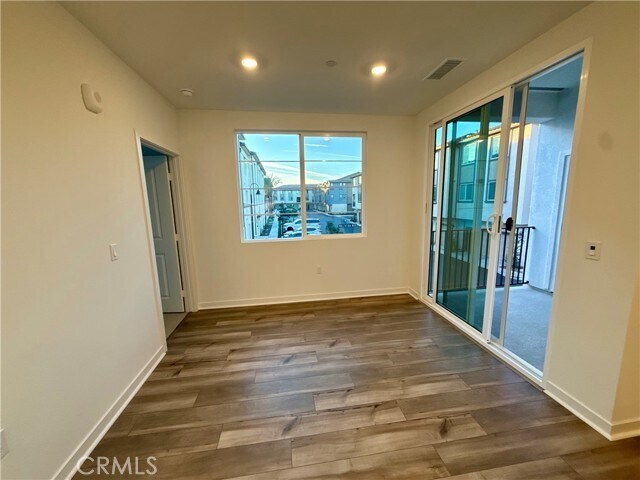 Foto del edificio - 6114 Valentina Wy