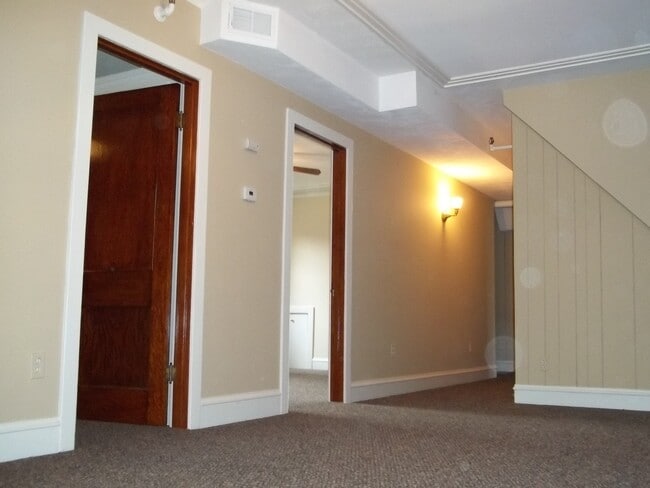 Hallway - 305 Oregon Ave