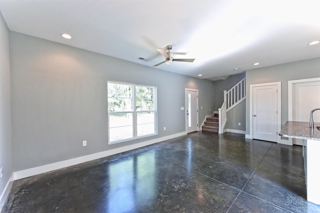 Building Photo - 1510 Wembley Dr