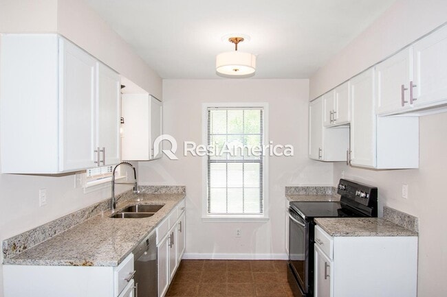Building Photo - Newly Renovated 3BR/2B home in Millington
