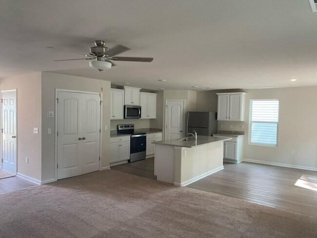 Foto del edificio - 529 Hawley St