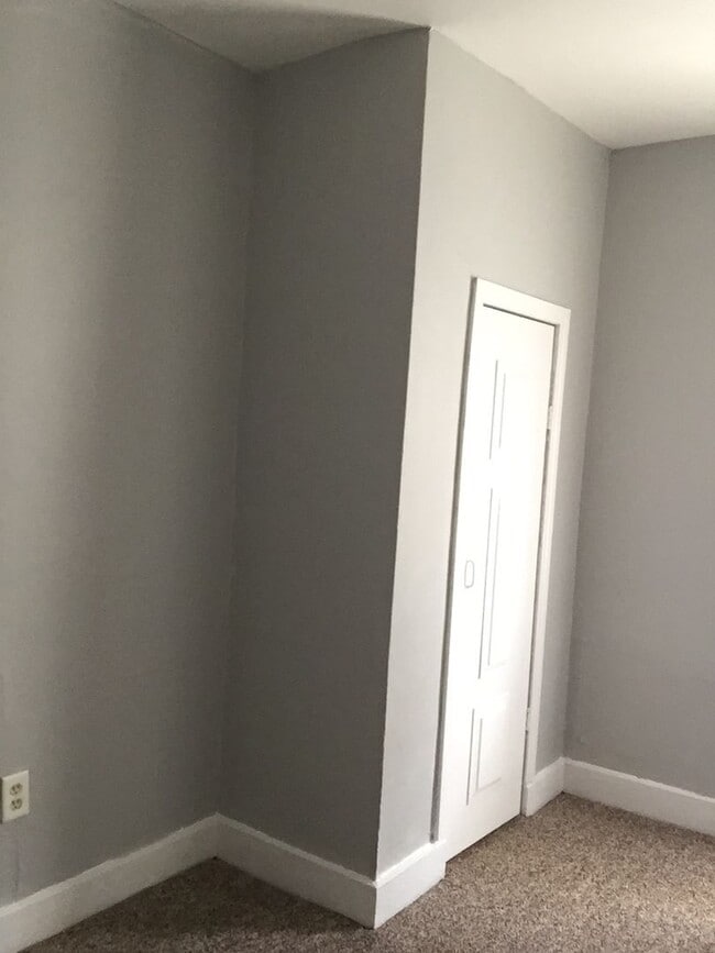 Building Photo - 110 W Walnut St