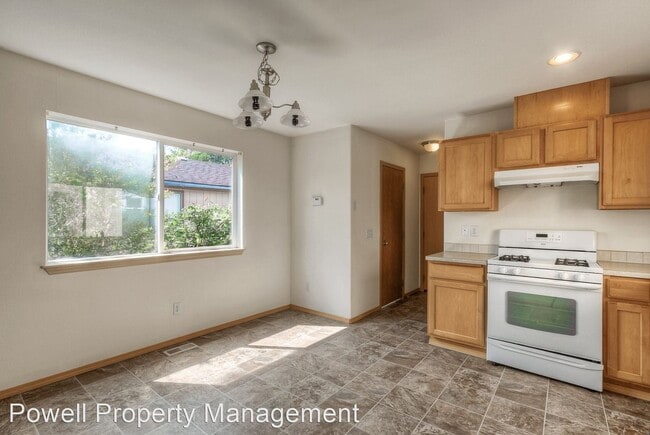 Building Photo - 3 br, 2.5 bath House - 10049 17th Ave SW