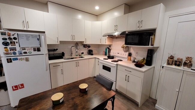 Photo du bâtiment - 14487 Chartwell Dr