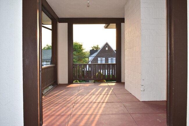 Foto del edificio - 12 Ridgecrest W