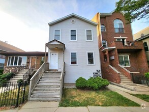 Building Photo - 1342 W Hubbard St
