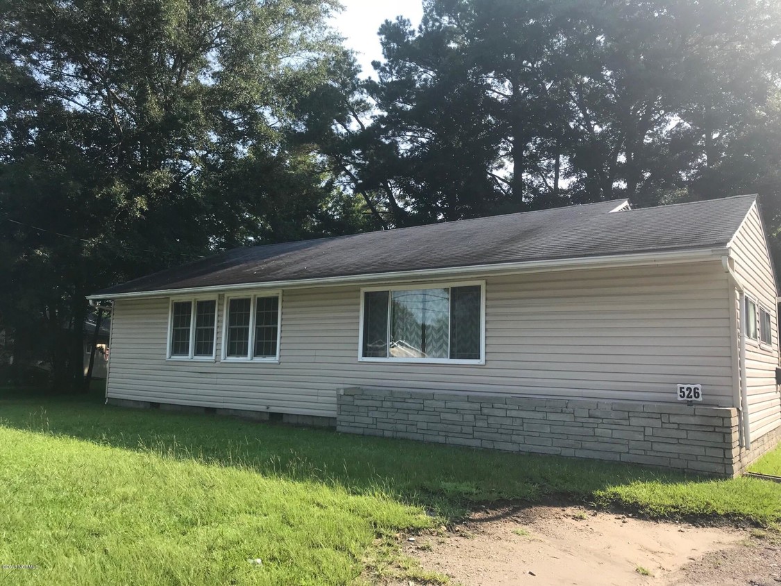 Primary Photo - 526 Henderson Dr
