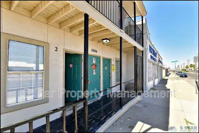 Building Photo - 6806 Alameda Ave