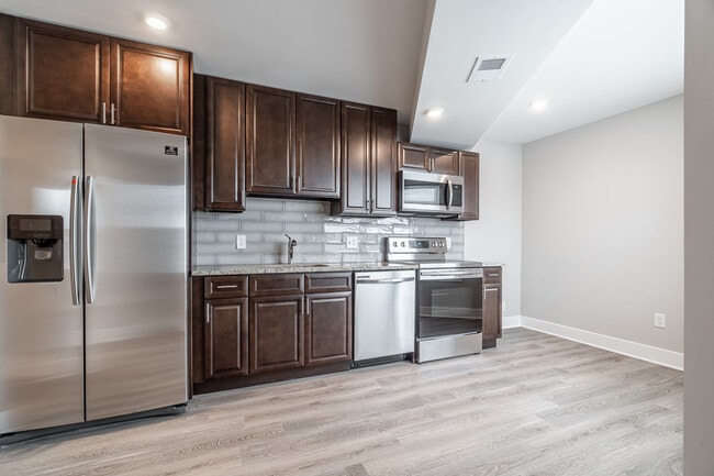 Building Photo - 421 N 39th St