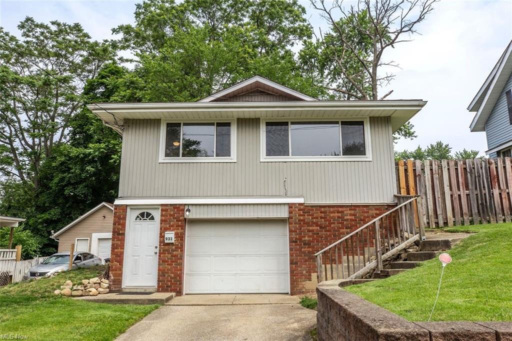 931 Harrison Ave Akron, OH 44314 – photo 1