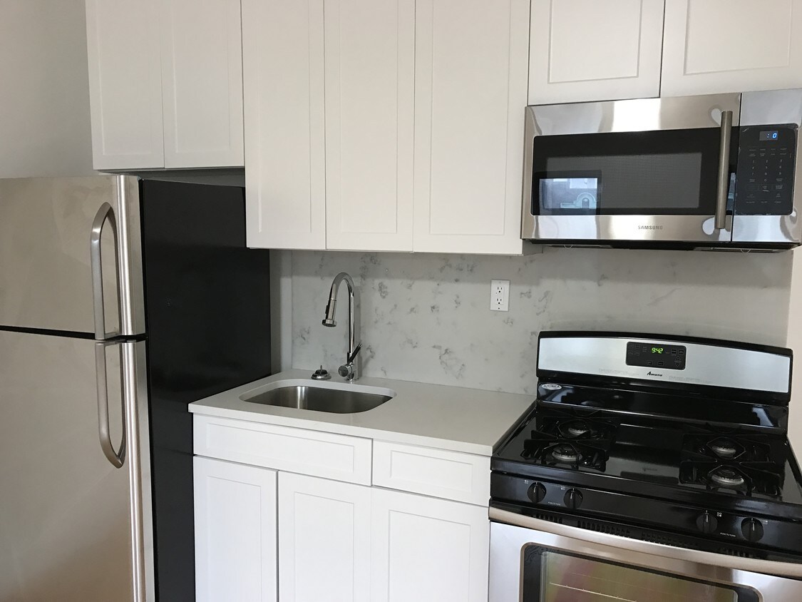 Foto principal - 234 Linden Blvd