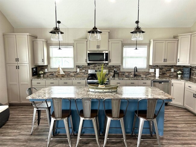 Building Photo - 25024 Sausalito Dr