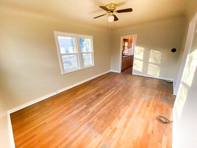 Foto del edificio - 608 W Birch Ave