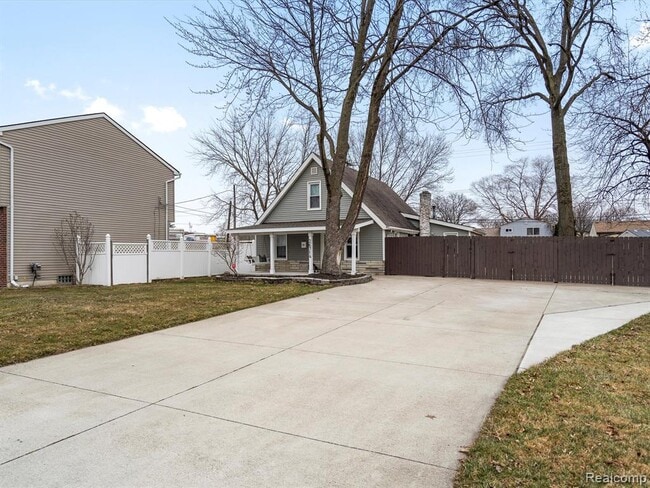 Building Photo - 26714 Townley St