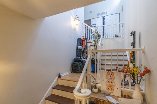 Building Photo - Large 3 bedroom condo with private deck an...