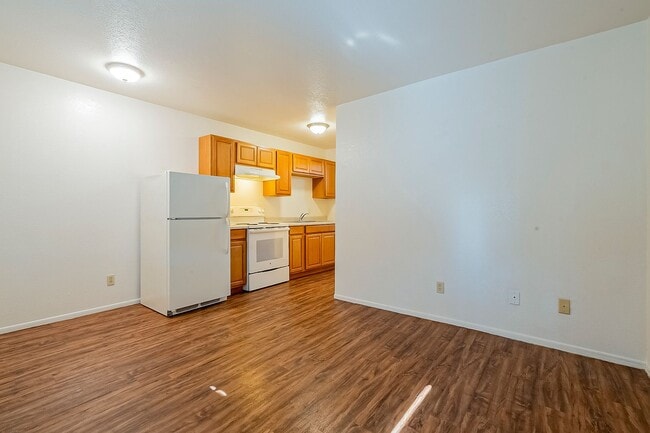 Interior Photo - 1st and Olsen ( 1055, 1065, 1075 N. Olsen Ave. &amp; 2047 E. 1st St. )
