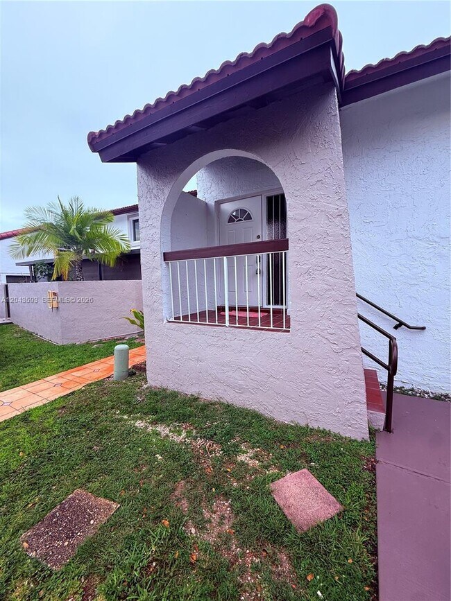 Building Photo - 9909 NW 9th St Cir
