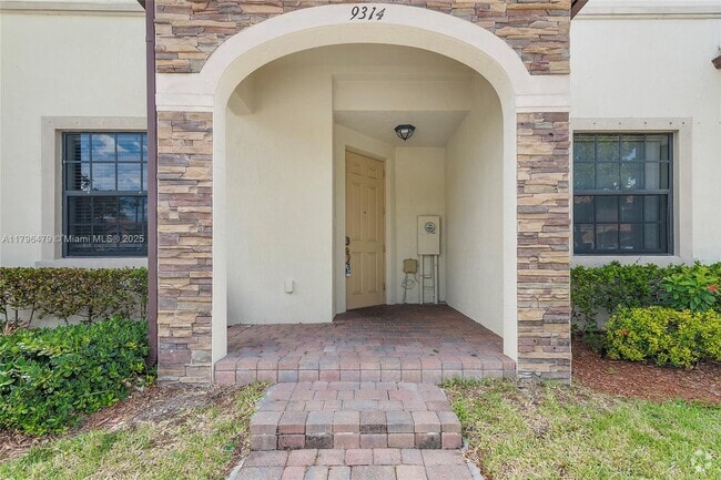 Building Photo - 9314 W 33rd Ln
