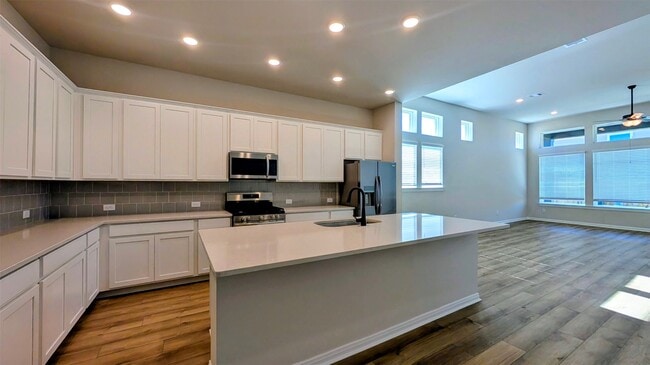 Building Photo - 31814 Blossom Ln