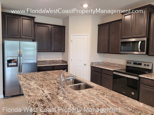 Foto del edificio - 3 br, 2.5 bath House - 16465 Woodside Gln