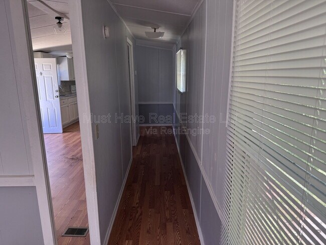 Foto del edificio - 1473 Brooksouth Dr