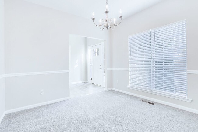 Building Photo - 7144 Stonebrook Cir