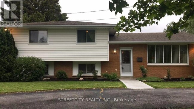 Building Photo - 6860 Malden Rd