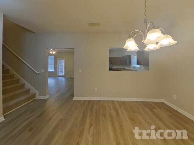 Foto del edificio - 528 Tulip Ln